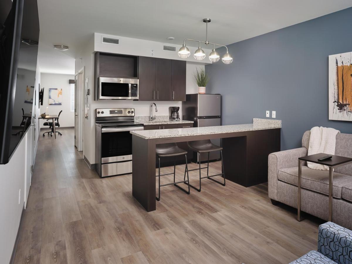 Stayapt Suites Raleigh-Durham/Rtp Clegg Екстериор снимка