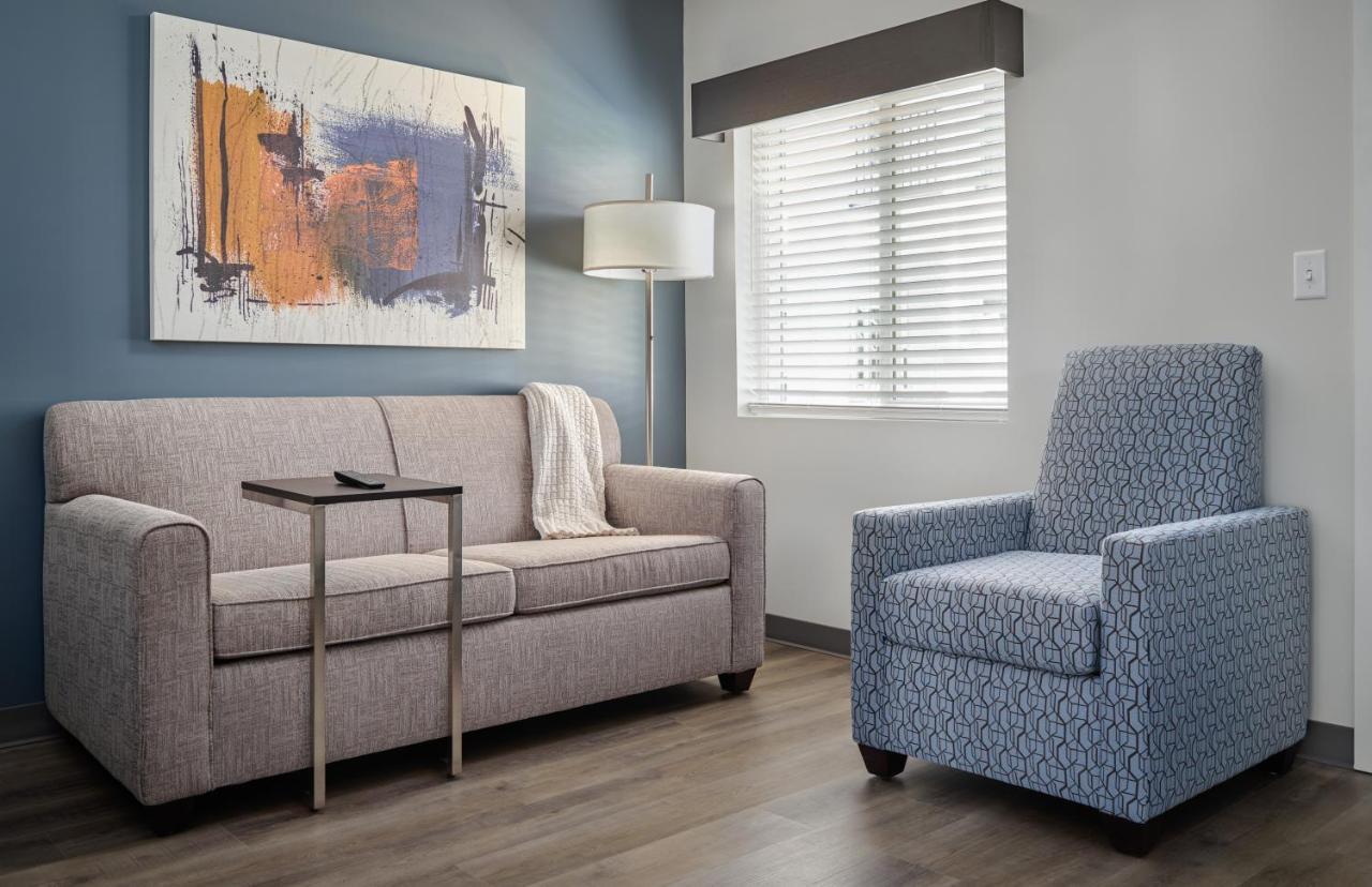 Stayapt Suites Raleigh-Durham/Rtp Clegg Екстериор снимка