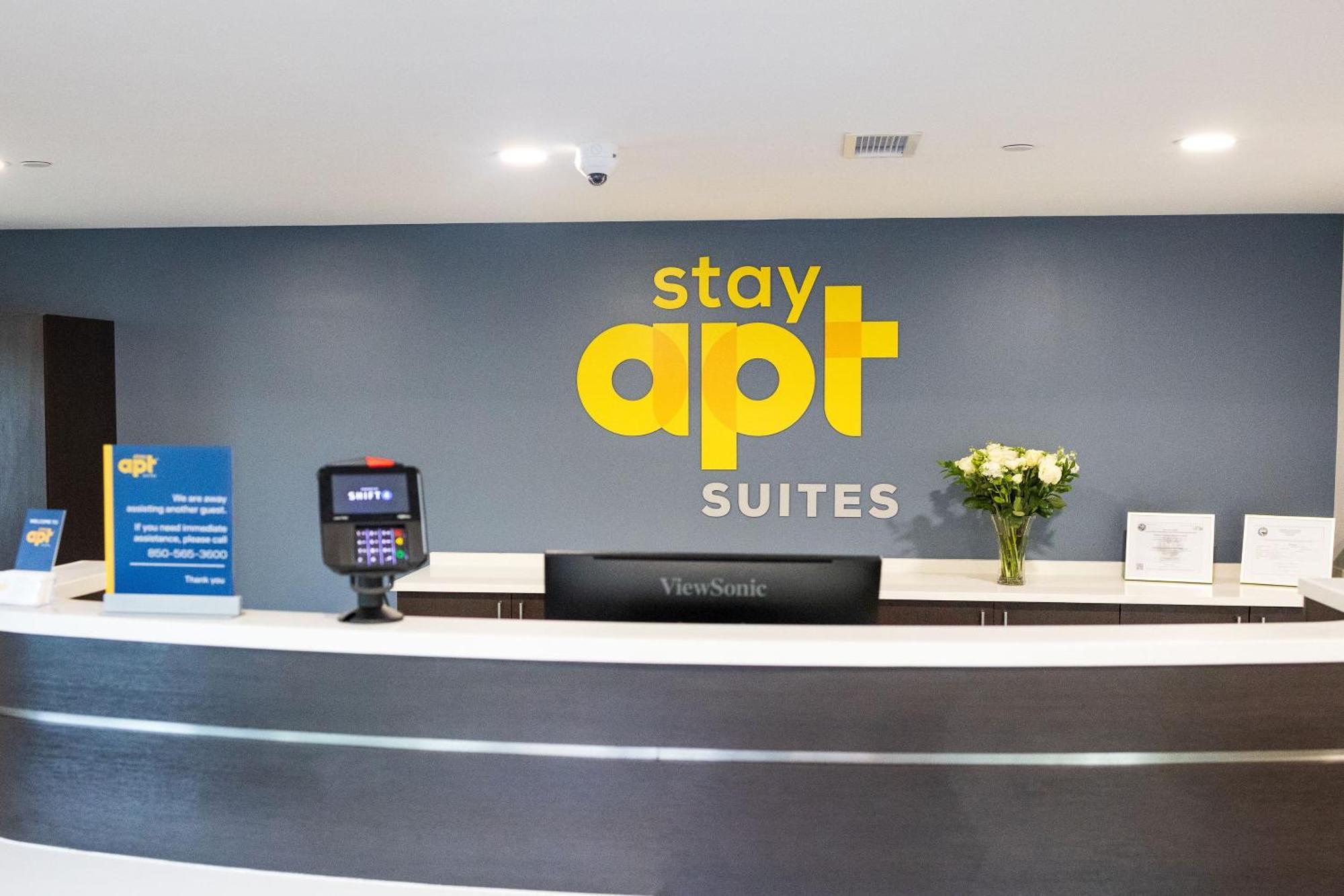 Stayapt Suites Raleigh-Durham/Rtp Clegg Екстериор снимка